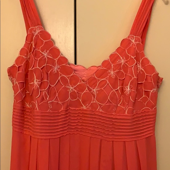 Dress - Picture 3 of 3